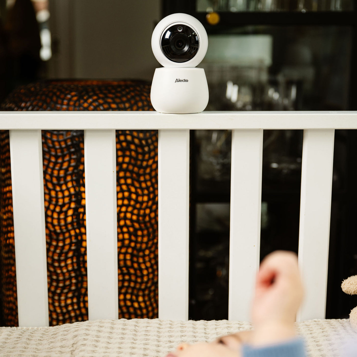 Alecto DVM2043 - Babyphone avec caméra, grand écran couleur 4,3" et veilleuse - Caméra télécommandée - Blanc