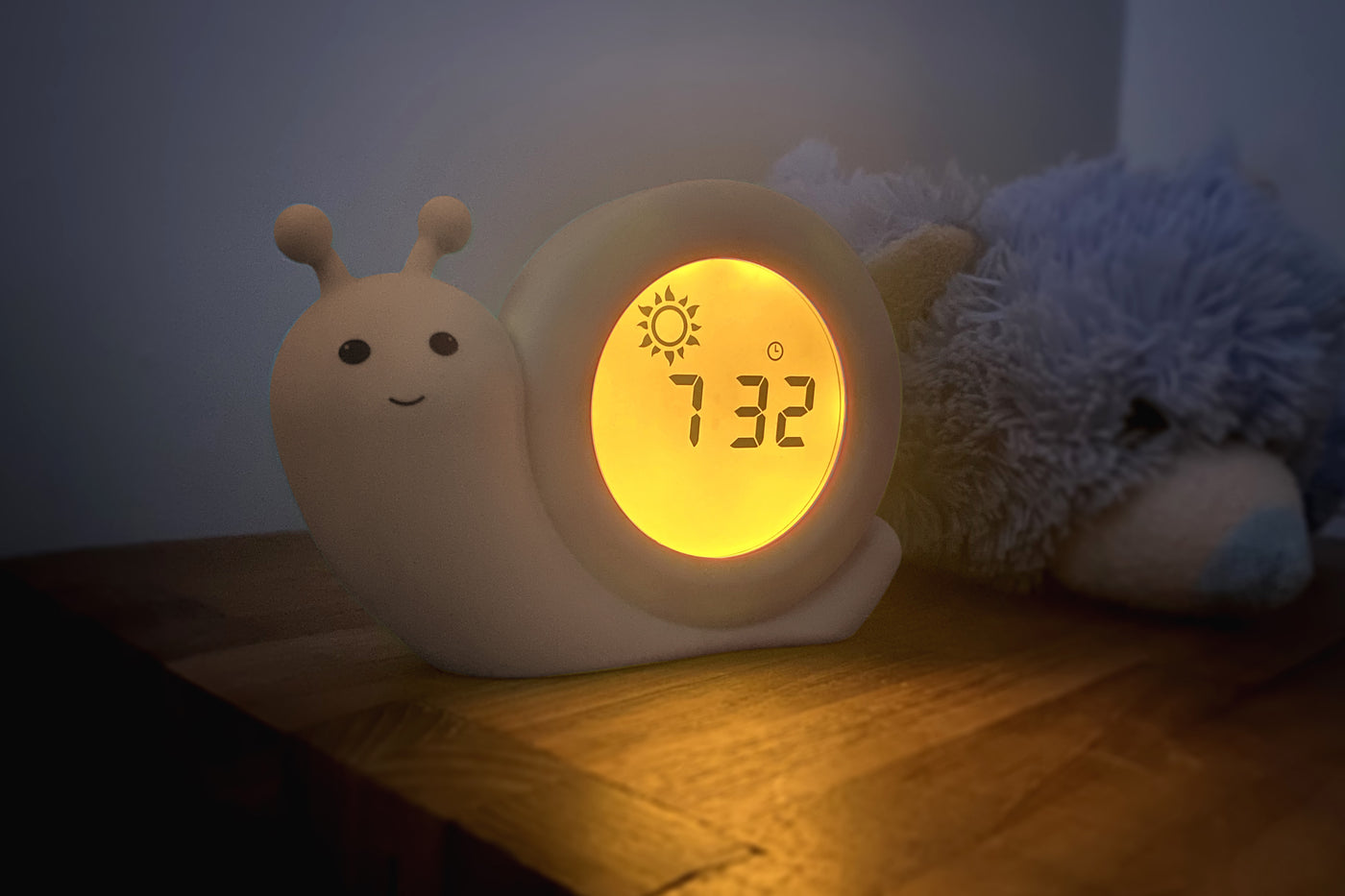 Alecto Baby BC110BE SIMON - Sleep trainer, night light and alarm clock, snail, taupe