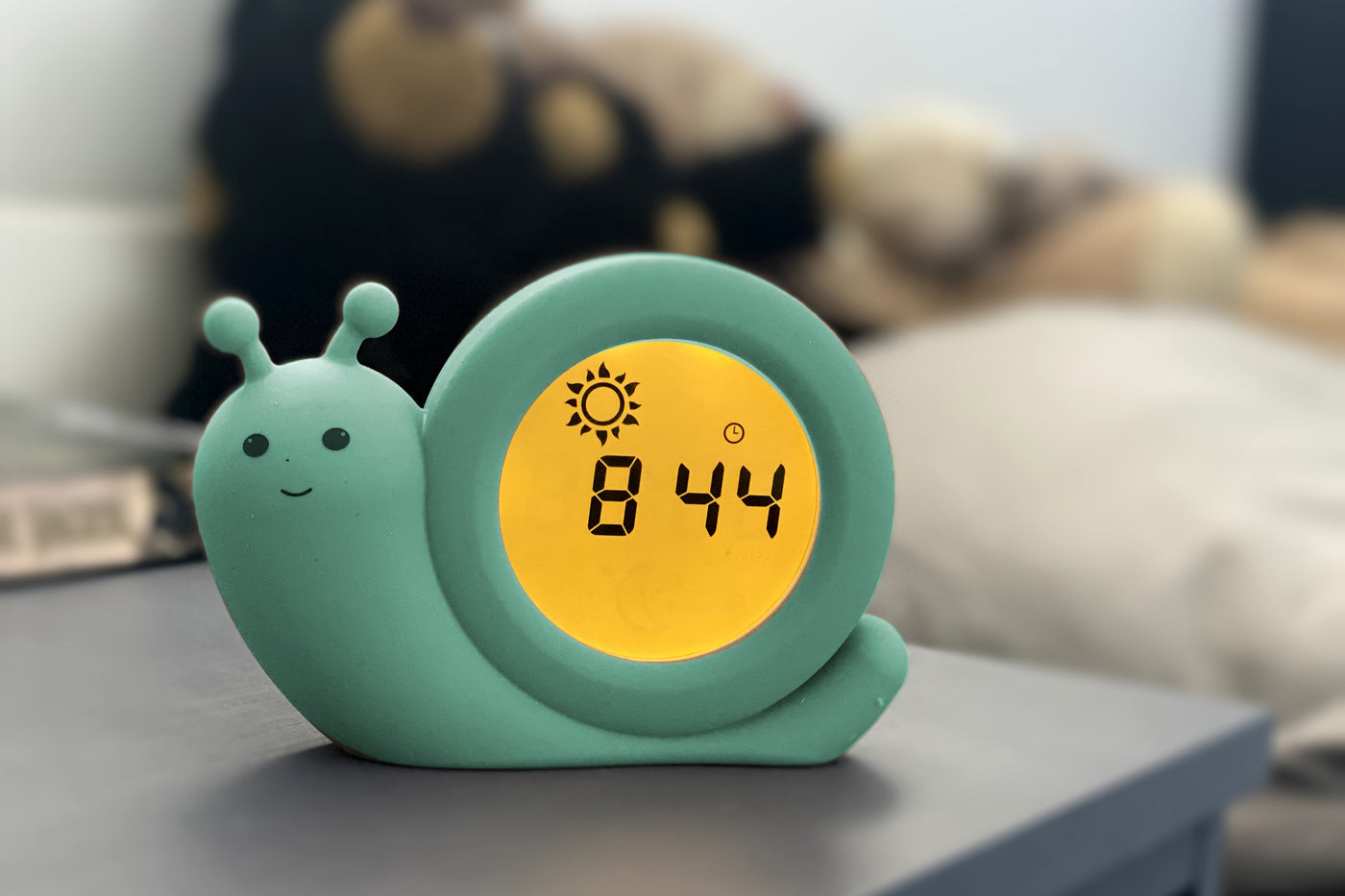 Alecto Baby BC110GN SIMON - Sleep trainer, night light and alarm clock, snail, mint green