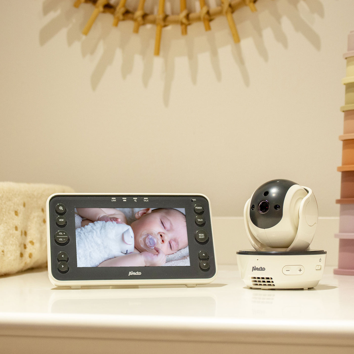 Alecto DVM200XL - Video baby monitor with 5" colour display, white/anthracite