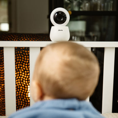 Alecto DVM2043 - Baby monitor with camera featuring a large 4.3" colour display and night light - Remote controlled - White