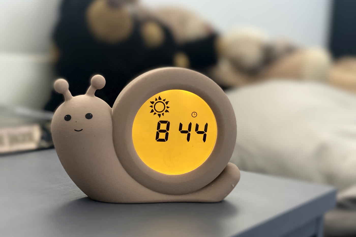 Alecto Baby BC110BE SIMON - Sleep trainer, night light and alarm clock, snail, taupe